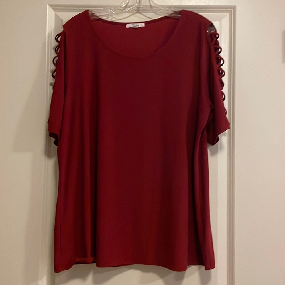 SOLD *not torrid but similar in style* Burgundy mid-length cutout short sleeve